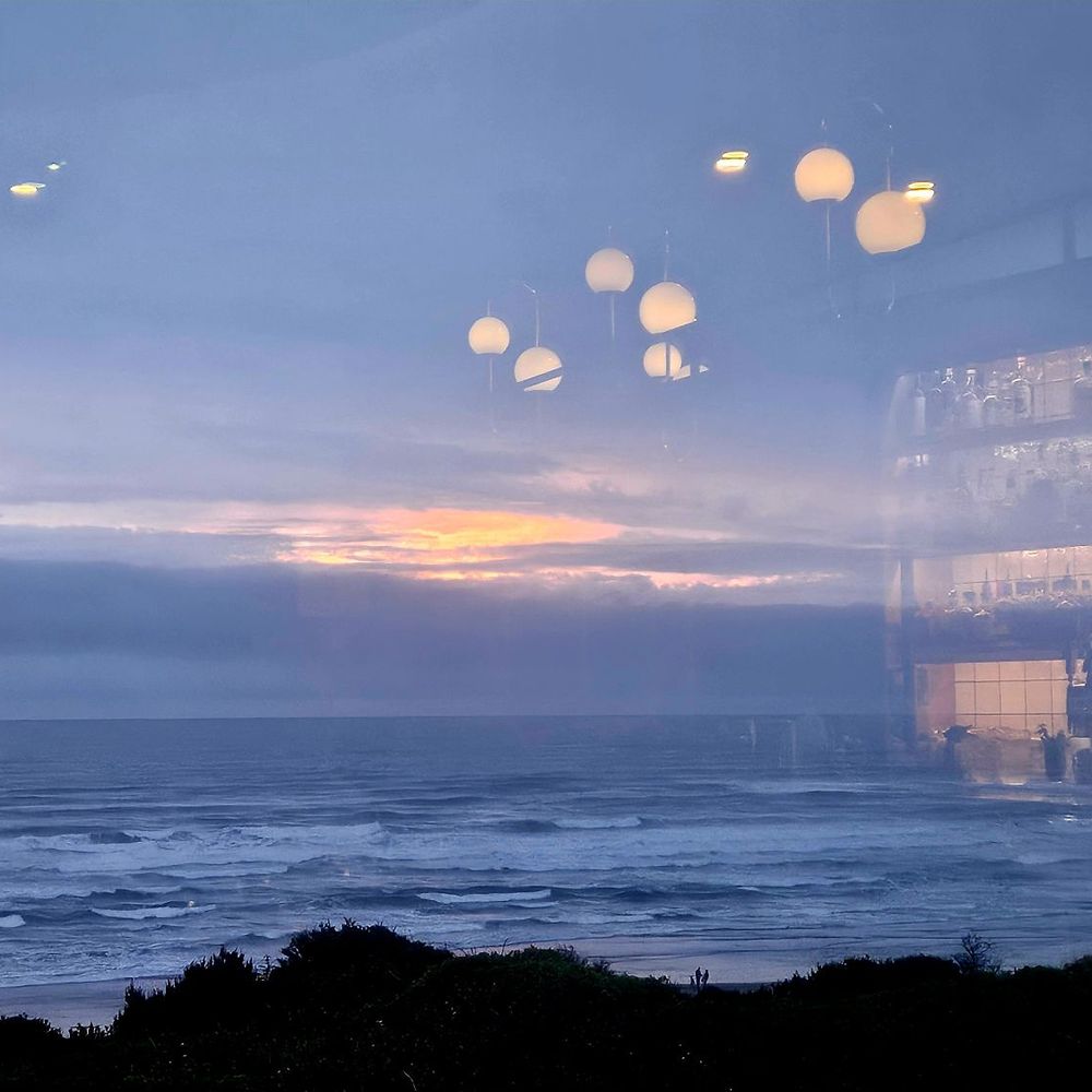 Georgie's Beachside Grill - The moody Oregon coast - Sunset coming through the overcast - American Near Me - Newport, Oregon Georgie's Beachside Grill - The moody Oregon coast - Sunset coming through the overcast - American Near Me - Newport, Oregon