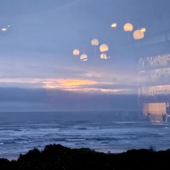 Georgie's Beachside Grill - The moody Oregon coast - Sunset coming through the overcast - American Near Me - Newport, Oregon Georgie's Beachside Grill - The moody Oregon coast - Sunset coming through the overcast - American Near Me - Newport, Oregon