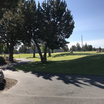 Eagle Crest Resort - Ridge course practice area - Resorts Near Me - Redmond, Oregon