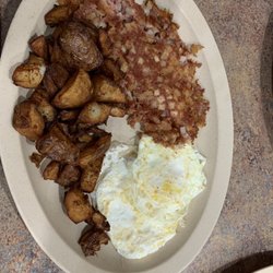 Country Cookin' Diner - Corn beef hash
