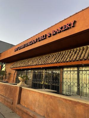 Bay Cities Italian Deli & Bakery by null