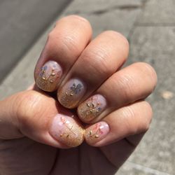Gel O Nails - Wire flower manicure