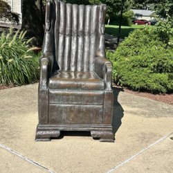 World's Tallest Man Statue - Replica of the chair that was specifically made for him