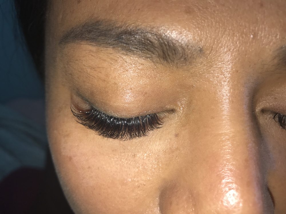 Lashes By Wendy Logo