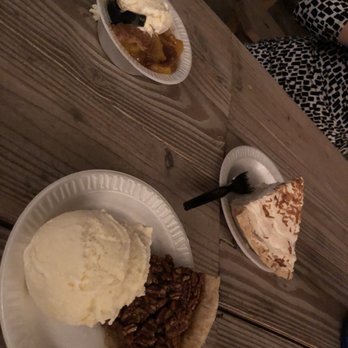 Cowpokes Bar-B-Q - ows a plate of ice cream and pie - Barbeque Near Me - Pearsall, Texas Cowpokes Bar-B-Q - ows a plate of ice cream and pie - Barbeque Near Me - Pearsall, Texas