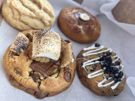 Pudgy’s Fine Cookies by null