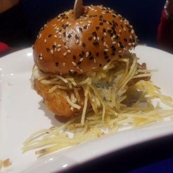 Gordon Ramsay Burger Las Vegas - Fish and Crisps Burger - Burgers Near Me - Las Vegas, Nevada Gordon Ramsay Burger Las Vegas - Fish and Crisps Burger - Burgers Near Me - Las Vegas, Nevada