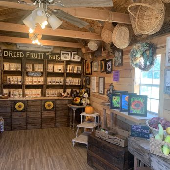 Sunflower Farm Stand - Indoor gift area - Honey Near Me - Sanger, California