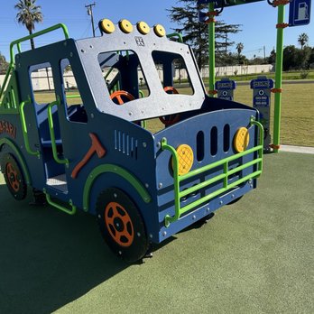 Hollenbeck Park - Parks Near Me - Covina, California