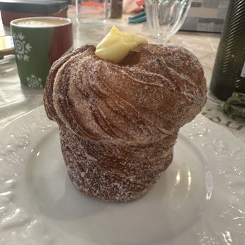 Caracas Bakery - Cruffin, delicious - Bakeries Near Me - Miami, Florida Caracas Bakery - Cruffin, delicious - Bakeries Near Me - Miami, Florida