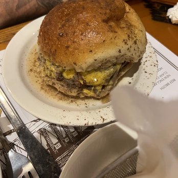 Brennan & Carr - If you Roast Beef Sandwich - American Near Me - Brooklyn, New York