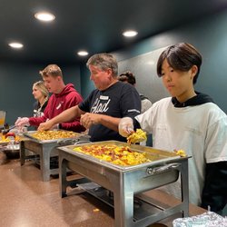 Hands4hope - Youth Making A Difference - Youth feeding those in need.
