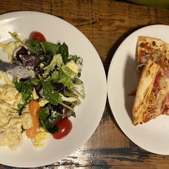 Pizza Pub - Options from the pizza and salad bars. - Pizza Near Me - Wisconsin Dells, Wisconsin
