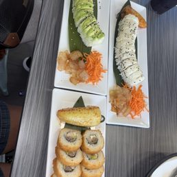 Mal y Tierra , avocado roll , California roll Mal y Tierra , avocado roll , California roll