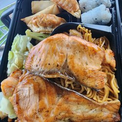 Quickway Japanese Hibachi - Bento box with noodles