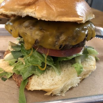 Big Buns - Classic burger - Burgers Near Me - Arlington, Virginia