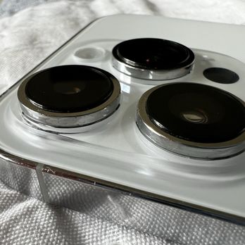 FixStop - The camera bezels not even touching the "camera bump" glass - Electronics Repair Near Me - Orlando, Florida FixStop - The camera bezels not even touching the "camera bump" glass - Electronics Repair Near Me - Orlando, Florida
