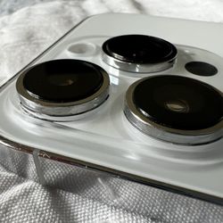 FixStop - The camera bezels not even touching the "camera bump" glass