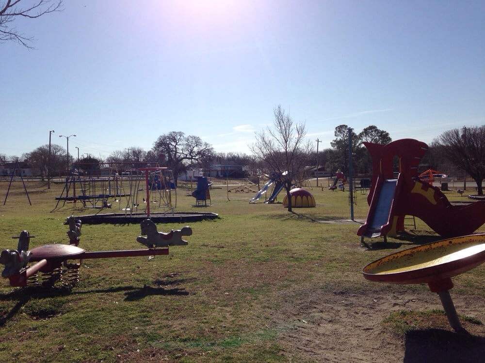 ENID JUSTIN CITY PARK 701799 West Mesquite St, Nocona, Texas Parks