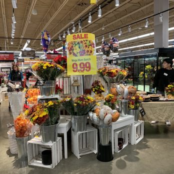 Mariano's - Flower department - Grocery Near Me - Westmont, Illinois