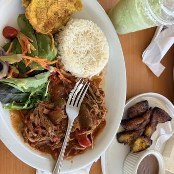 La Guagua - Ropa Vieja, Limonada Cubana, Platanitos Maduros Queso Y Frijoles - Latin American Near Me - Vacaville, California La Guagua - Ropa Vieja, Limonada Cubana, Platanitos Maduros Queso Y Frijoles - Latin American Near Me - Vacaville, California