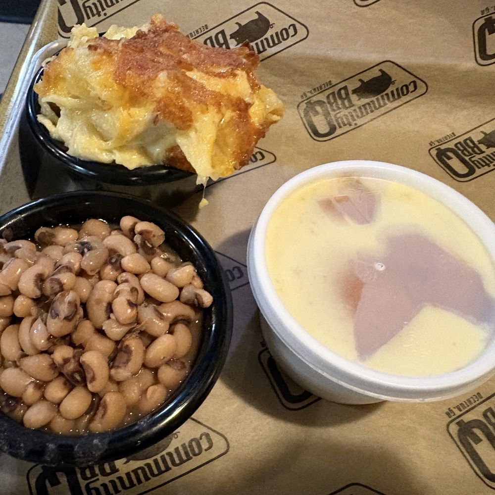 Community Q BBQ - Mac and cheese, blacked eye peas, and banana pudding - Barbeque Near Me - Decatur, Georgia