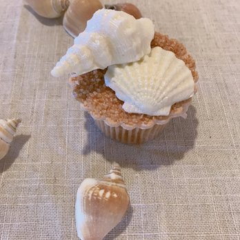DH Cake Studio - Cupcakes Near Me