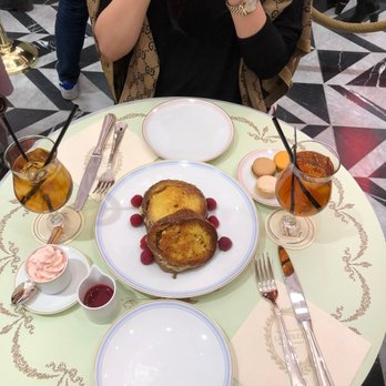 Ladurée - French toast with raspberry coulis - Macarons Near Me - Toronto, Ontario Ladurée - French toast with raspberry coulis - Macarons Near Me - Toronto, Ontario