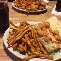 Shrimp Po' Boy and Goose Island Winter Lager. Shrimp Po' Boy and Goose Island Winter Lager.