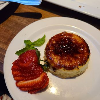 Yard House - Mini Cheesecake Brûlée - New American Near Me - Washington, DC, District of Columbia