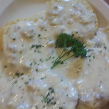 Mande's Restaurant - Biscuits and gravy - Breakfast & Brunch Near Me - Mandeville, Louisiana
