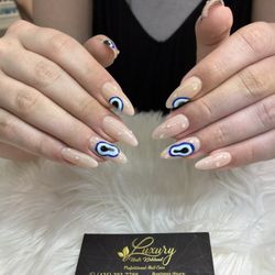 Luxury Nails Kirkland - Just wanna have fun!
