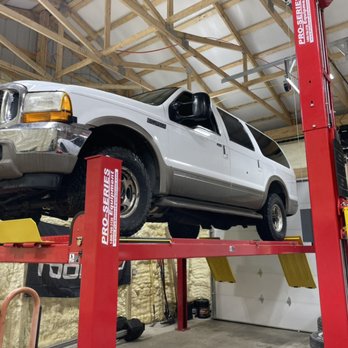 Tomahawk Automotive - Ford excursion getting repaired - Auto Repair Near Me - Markleville, Indiana Tomahawk Automotive - Ford excursion getting repaired - Auto Repair Near Me - Markleville, Indiana