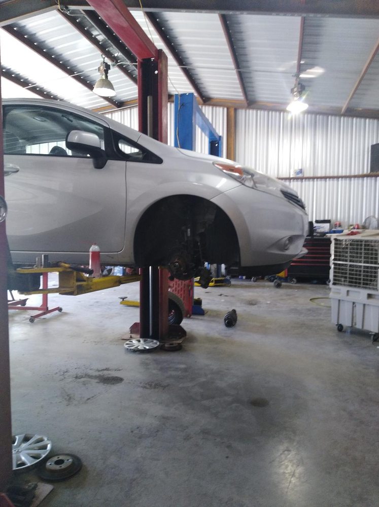 EARLS AUTOMOTIVE 104 Granada Dr, Weatherford, Texas Auto Repair