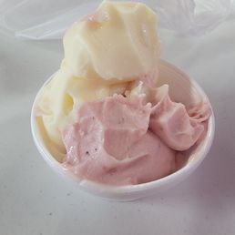 Strawberry and vanilla ice cream Strawberry and vanilla ice cream