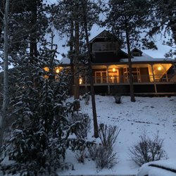 The Outlook Lodge - Outlook lodge (main house) taken from the guest parking lot