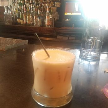 Apres Diem - A white Russian at the bar - Bars Near Me - Atlanta, Georgia