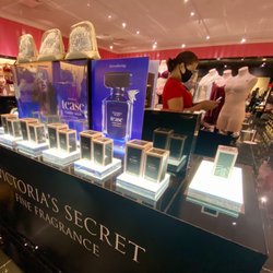 Victoria's Secret & PINK