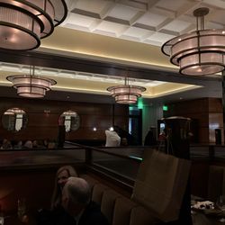 C&S Seafood & Oyster Bar - Dining room