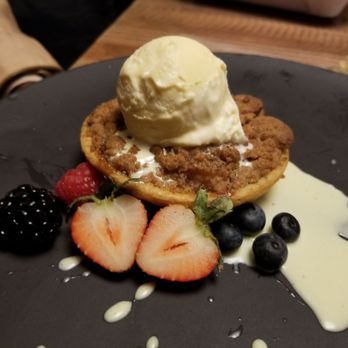 The Farmer's Daughter - Penna Dutch Apple Pie / Vanilla Ice Cream - New American Near Me - Blue Bell, Pennsylvania The Farmer's Daughter - Penna Dutch Apple Pie / Vanilla Ice Cream - New American Near Me - Blue Bell, Pennsylvania