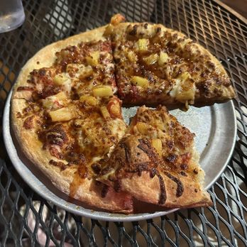 TailGate Brewery Music Row - Pizza Near Me - Nashville, Tennessee TailGate Brewery Music Row - Pizza Near Me - Nashville, Tennessee