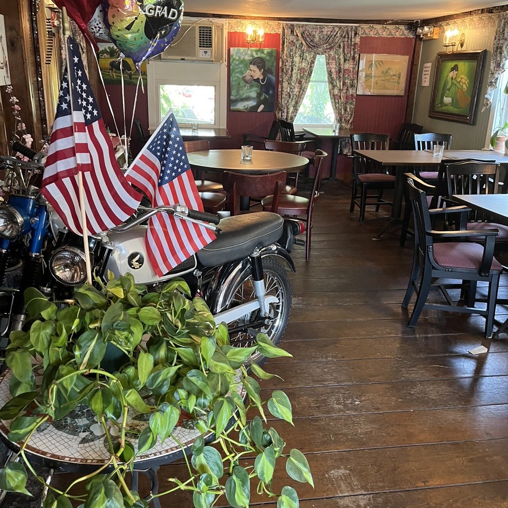 Saigon City - Motorcycle, balloons, plants. - Thai Near Me - Old Saybrook, Connecticut Saigon City - Motorcycle, balloons, plants. - Thai Near Me - Old Saybrook, Connecticut