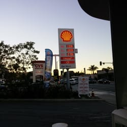 Shell - Lomita - Gas prices.