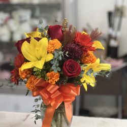 Jasmine's Flowers - Medium vase mix flowers