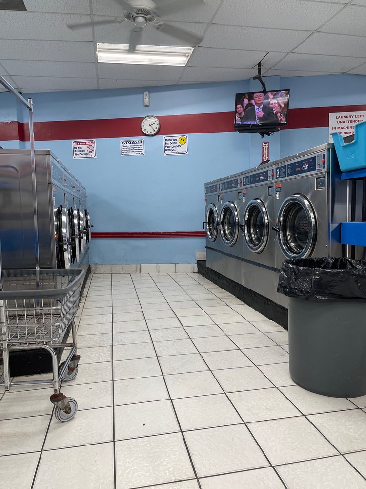 IN & OUT COIN LAUNDRY Updated September 2024 19 Photos 18358 NW