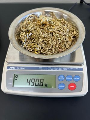 Looking for gold buyers in Austin? - With gold prices at record highs, it’s no surprise that many people are searching for a trusted place to sell their gold. At ATX Jewelry Exchange, we pride ourselves on providing a fast, transparent, and hassle-free process. Whether it’s old dental gold, fine jewelry with diamonds, or any other gold item, Over 95% of our customers choose to sell their gold to us, walking out with cash in hand in less than 15 minutes.