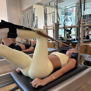 Lia Pilates - On the reformer - Pilates Near Me - Los Angeles, California Lia Pilates - On the reformer - Pilates Near Me - Los Angeles, California
