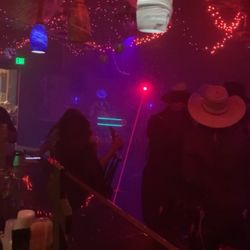 The Dive Bar - Party time!!