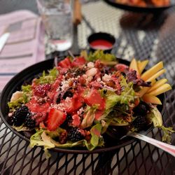 Village Bar & Grill - Salad