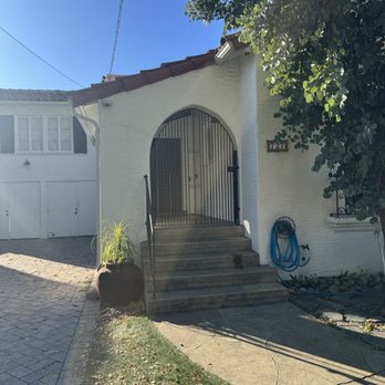 Neza Iron Works - Front porch entrance - Fences & Gates Near Me - Oakland, California Neza Iron Works - Front porch entrance - Fences & Gates Near Me - Oakland, California